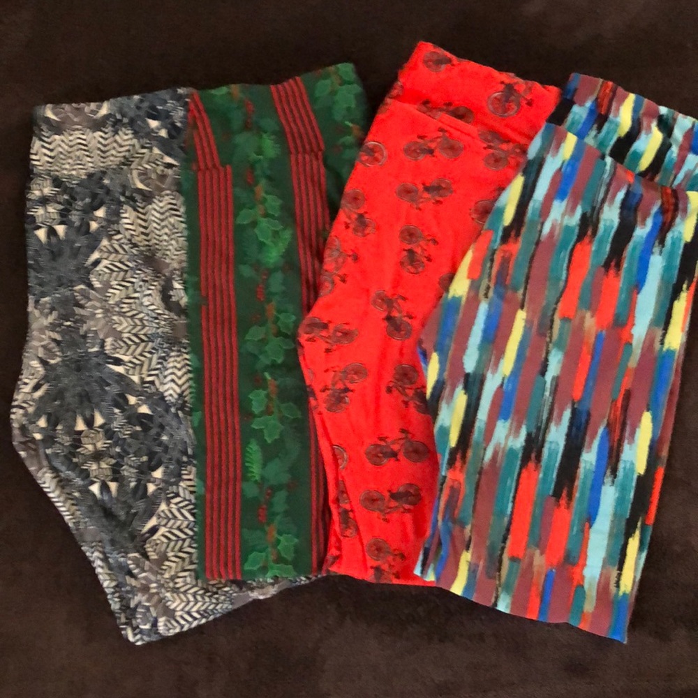 Lularoe OS leggings are of 4
